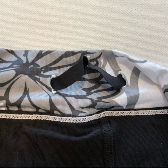 Runningskirt.com Capri Athletic Skort Sz 4 / 10-12 - Picture 8 of 12